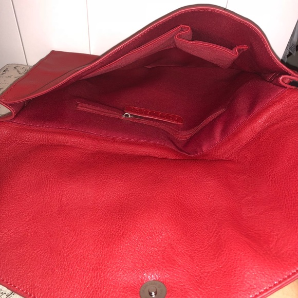 SOLD~ Rouge handbag - Picture 4 of 5